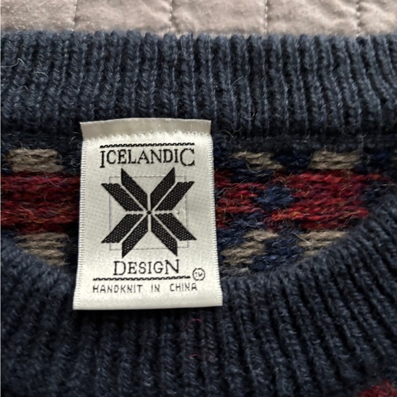 Vintage icelandic Design men’s medium Patterned wool Navy Sweater never worn - Picture 4 of 5